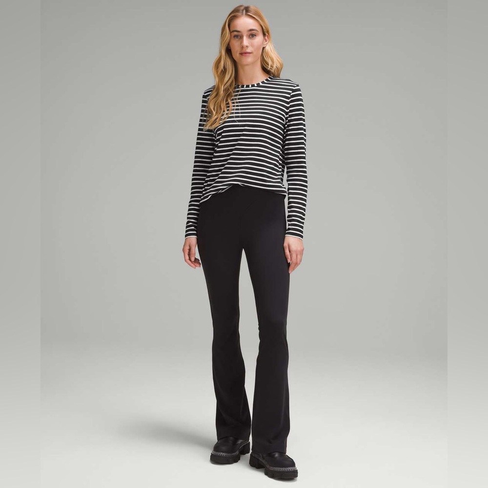Lululemon Yachtie Long Sleeved Black & White Stripe Top Size XL Yoga Casual